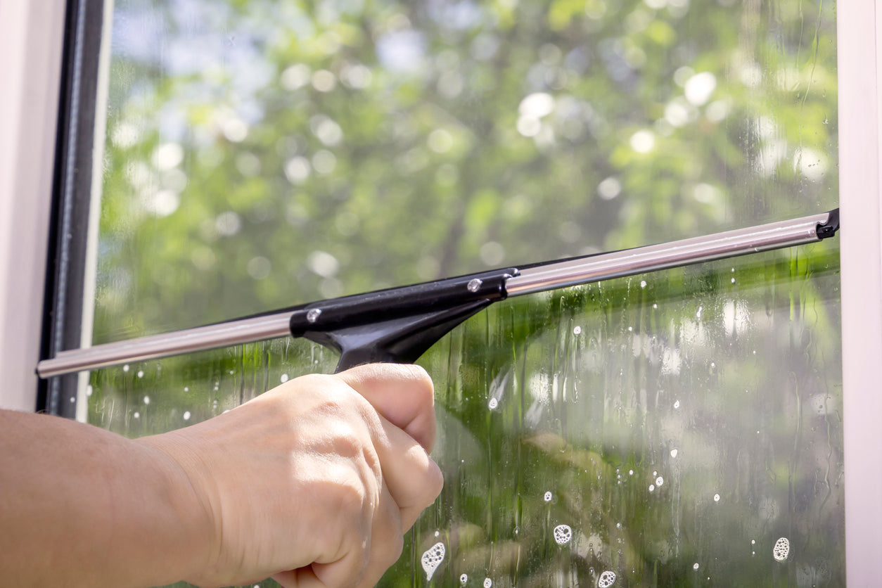 Window Cleanin Top 10 Must-Have Window Cleaning Tools for Professionals – Detroit Sponge